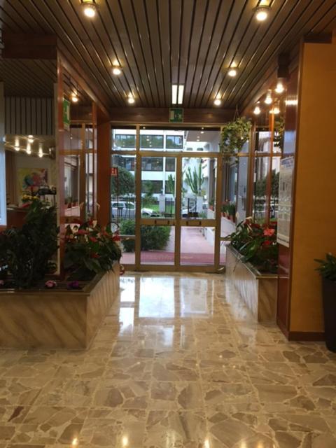 Hotel Kristall ディアーノ・マリーナ エクステリア 写真
